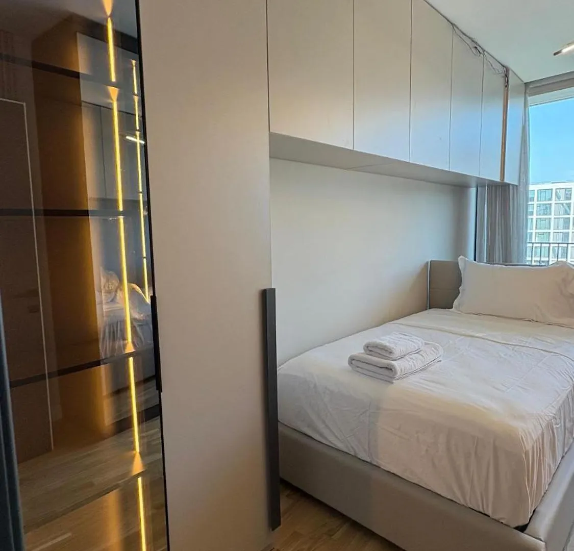 Blue Boutique Apartments 4 Tirana 0*,
