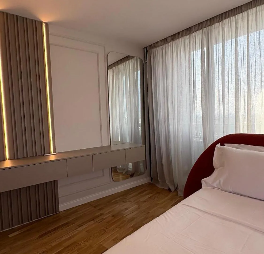 Blue Boutique Apartments 4 Tirana 0*,